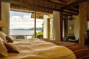 La Sirenuse Lake Resort