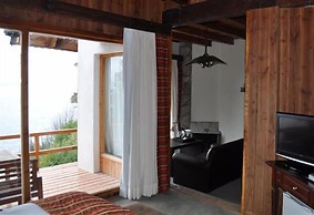 La Sirenuse Lake Resort