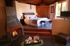 La Sirenuse Lake Resort