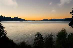 La Sirenuse Lake Resort