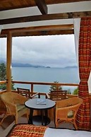 La Sirenuse Lake Resort