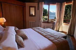 La Sirenuse Lake Resort