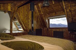 La Sirenuse Lake Resort