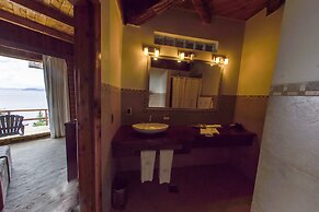 La Sirenuse Lake Resort