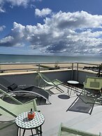 Le Beau Rivage