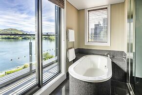 Hilton Queenstown Resort & Spa