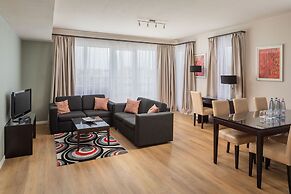 Escala Hotel & Suites