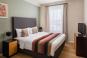 Escala Hotel & Suites