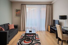 Escala Hotel & Suites