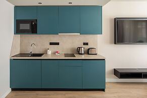 Escala Hotel & Suites