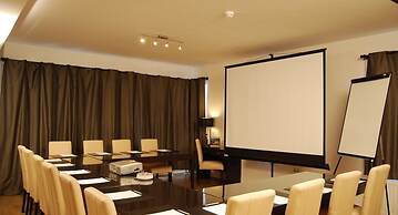 Escala Hotel & Suites