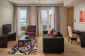 Escala Hotel & Suites