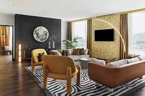 Renaissance Zürich Tower Hotel