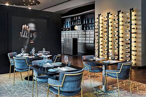 Renaissance Zürich Tower Hotel