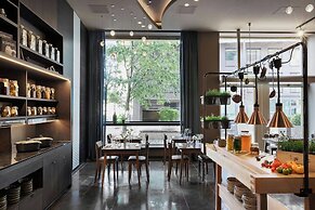 Renaissance Zürich Tower Hotel