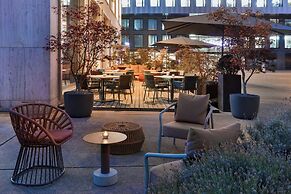 Renaissance Zürich Tower Hotel