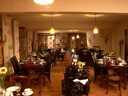 Aloni Hotel
