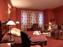 Aloni Hotel