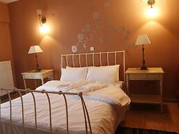 Aloni Hotel