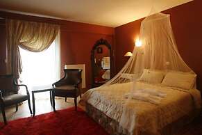 Aloni Hotel