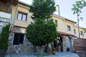 Aloni Hotel