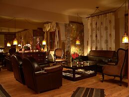 Aloni Hotel