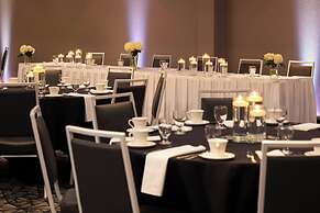 Delta Hotels by Marriott Milwaukee Northwest