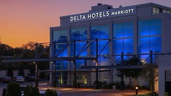 Delta Hotels by Marriott Milwaukee Northwest