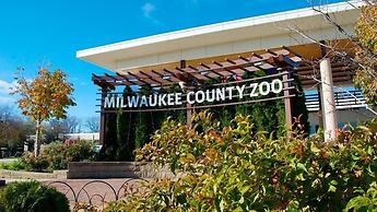 Delta Hotels by Marriott Milwaukee Northwest