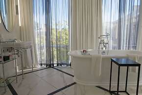 Queen Victoria Hotel & Manor House by NEWMARK