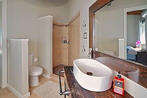 Two Sandals – A Boutique Hotel