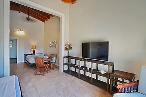 Two Sandals – A Boutique Hotel