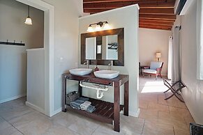 Two Sandals – A Boutique Hotel