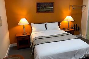 Howard Johnson by Wyndham Ridgecrest, CA