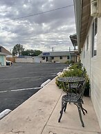 Howard Johnson by Wyndham Ridgecrest, CA