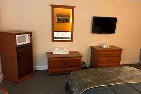 Howard Johnson by Wyndham Ridgecrest, CA