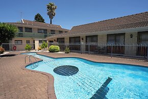 Dukes Midway Lodge