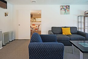 Dukes Midway Lodge