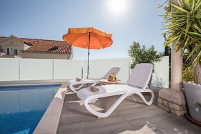 Studio Apartment Andrijana