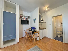 Studio Apartment Andrijana