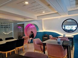 Opal House Hotel & Restaurant