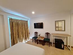 Opal House Hotel & Restaurant