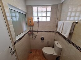 Opal House Hotel & Restaurant