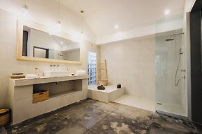 Indiana Kenanga Boutique Hotel & SPA