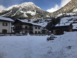 Alpen Hotel Chalet - Valdidentro