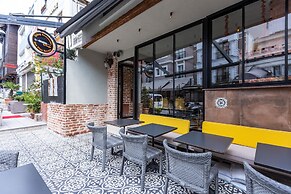 Seraglio Hotel & Suites