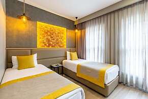 Seraglio Hotel & Suites