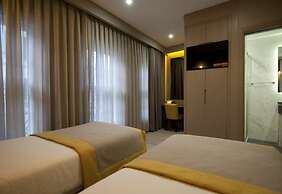 Seraglio Hotel & Suites