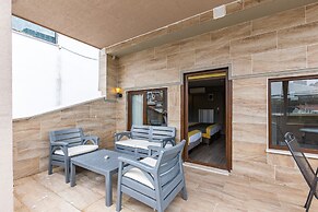 Seraglio Hotel & Suites