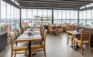 Seraglio Hotel & Suites